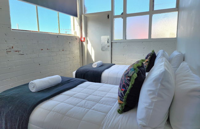 U Suites on Webb - Photo 17