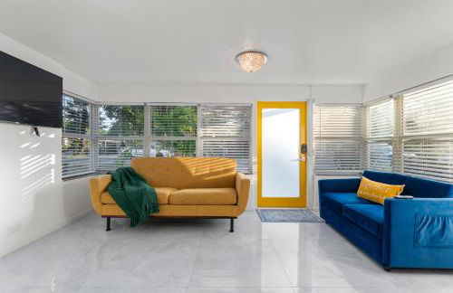 Yellow Door Oasis airport, cruise port and beach close-by - Foto 4