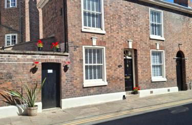 The Duke's Townhouse - Photo 1