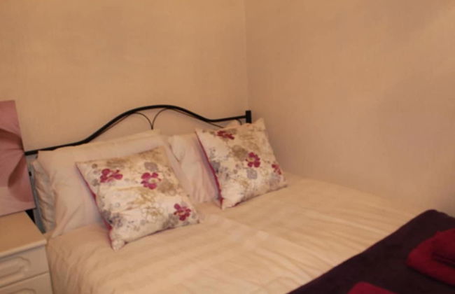 Dryden House - Photo 10