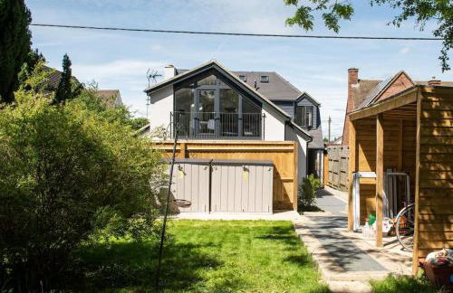 Walnut Luxurious 2-Bedroom with Ensuite - Parking, Netflix, WIFI - Close to Oxford, Bicester & Blenheim Palace - Photo 24