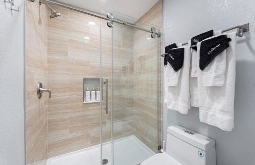 Searenity Suite- Peekaboo Ocean view 1 min walk to Beach - Photo 24