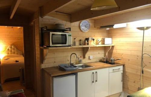 Cosy Garden Log Cabin - Photo 6