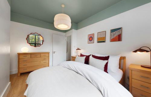 Peaceful Crouch Hill Flat by MoreThanStays - Foto 18