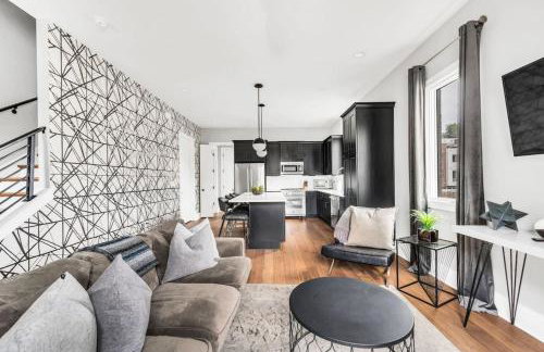 Luxury and Spacious Home with Private Garage and Fire Pit - Foto 4