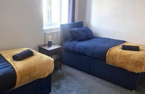 Spacious 3BR Home, 2 Bathrooms, Parking, Rushden - Foto 1