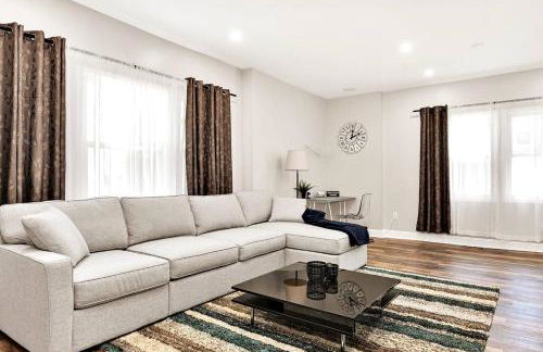 15min to Lincoln Ecuador vs Ivory Coast, Sleeps 12 - Foto 7