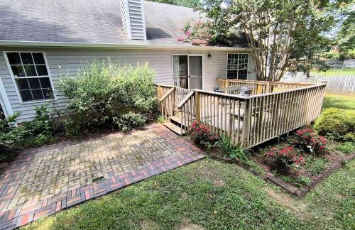 Aerie Oaks Cottage-5min to Lake, 20min to Columbia - Foto 12