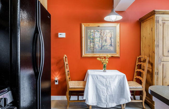 Lake View Ski Chalet - Photo 3