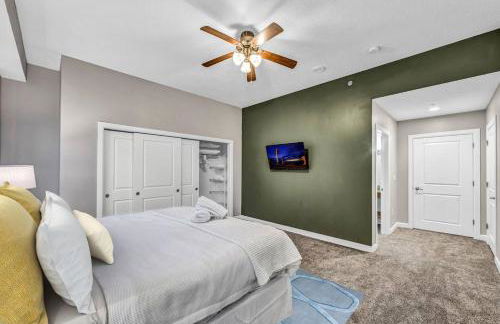 HUGE Panoramic SkySuite w/ Downtown VIEWS: Gym - Photo 21