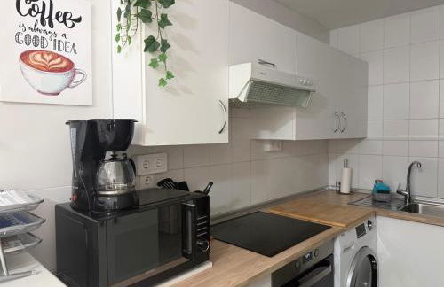 Laguna Beach Haven, WIFI, swimming pools, beach a few steps away, shops - Photo 13