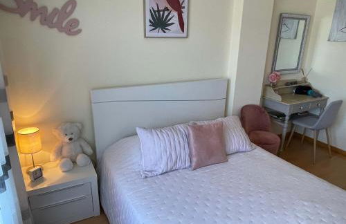 Stylish & Spacious Apartment with Balcony - Foto 26