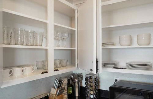 Mountain View 2BR Retreat with Private Deck - Foto 40