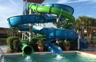 Spacious 4 BR Townhouse with 2 King Size Master Bedrooms, 3 miles to Disney, Free WiFi and Free Parking - Foto 1