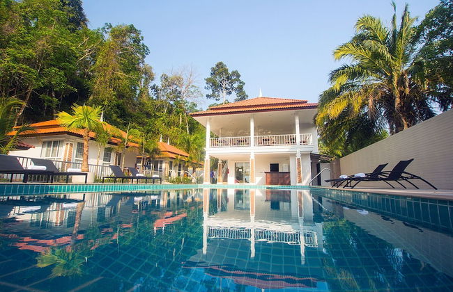 Lux Family Villas - Photo 1