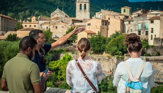 Medieval Three Villages Small Group Day Trip from Barcelona - Photo 2, Visit the charming medieval village of Besalú