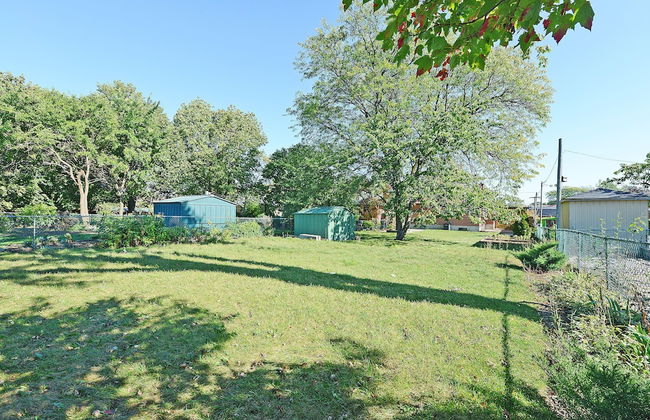 Richview Gardens Suite - Photo 12