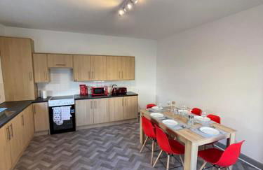 Modern 3 bed home, Free Parking, Free Netflix and WIFI - Foto 9