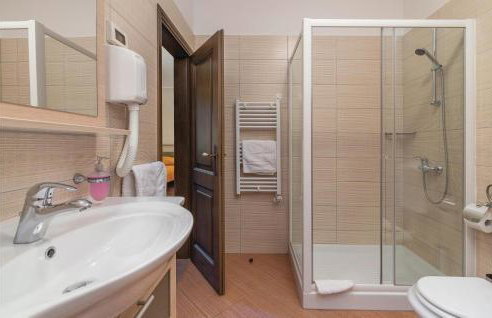 Cozy Home In Tinjan With Wifi - Foto 56