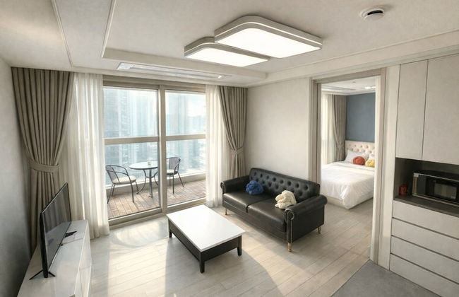 The November Stay In Landmark - Photo 69