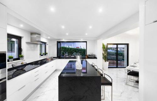 Seafront View next to the famous “Benagil Caves” - Foto 9