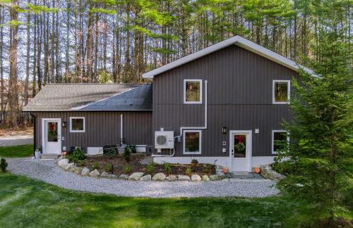Modern Gem on 15 Acres, 5 Mi to Old Orchard Beach! - Foto 38