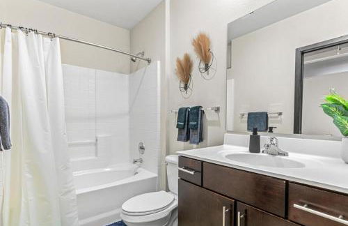 2KBD2BA Steps from Target Center+GYM+KTCHN+LNDRY - Foto 1