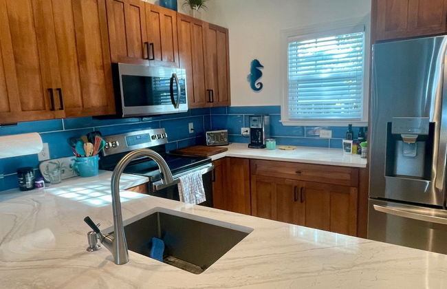 Waterfront Luxury Villa With Sunset Views And Boat Slip 3 Bedroom Townhouse by RedAwning - Photo 7