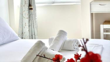 Xenias Rooms Apartments - Foto 4