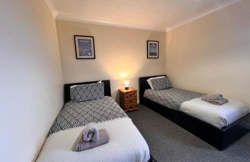 Ty'n Rardd Farmhouse Mountain Views, Secure Garden - Photo 9