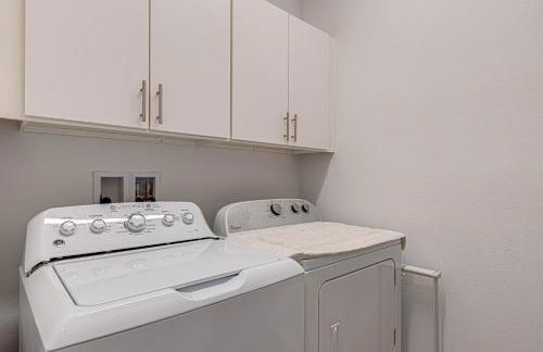 #350-Stunning Villa with Modern Decor, West Facing Pool Overlooking Private Conservation Land - Foto 39