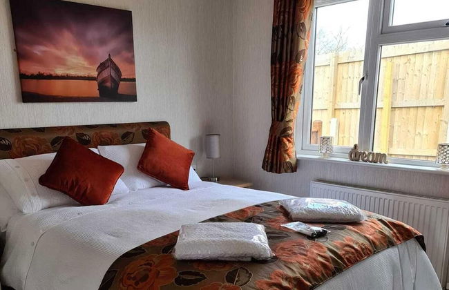 2 Bed Cabin - Sleeps 4 - Pets - 5 min to Beach - Photo 1