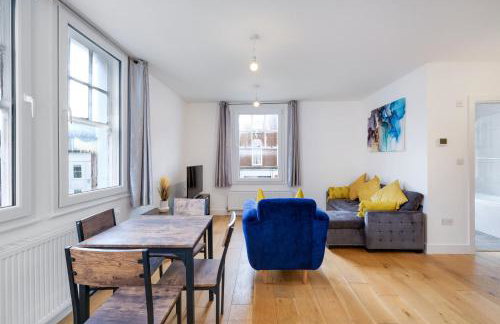 Eastons 2 Bedroom Apartment with Sofa Bed - Photo 5