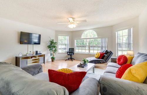 Condo with Pool Access and Patio 8 Mi to Disney! - Foto 4