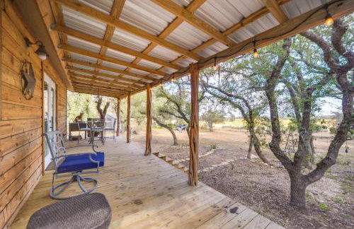 Happy Haven | Hill Country Couples Cabin Retreat - Foto 15