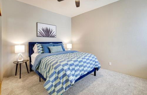 Patio and Pool Access Stunning Palm Desert Townhome - Foto 14