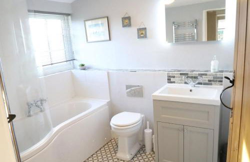 Beautifully refurbished 3 bedroom cottage - Foto 9