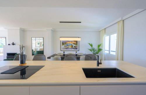 Luxurious 3-Bedroom Penthouse in Los Monteros Marbella - Foto 13