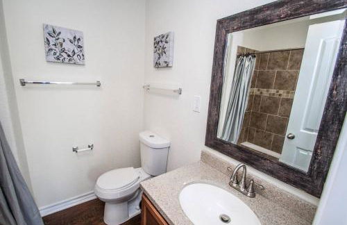 Cozy Remodeled 2br/2ba Near Downtown Sleeps 8 - Foto 12