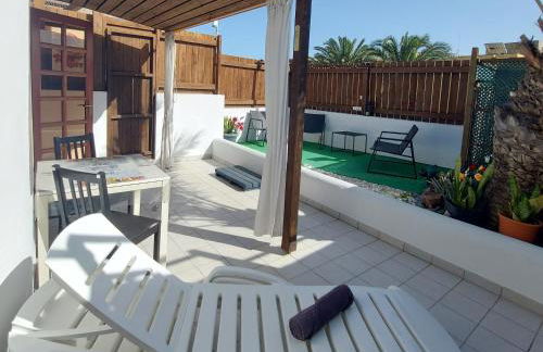 Bungalow with Sunny Private Terrace - Secure Bike or Board Storage - Foto 1
