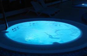 Studio by the River with Terrace, Basen, Sauna, Jacuzzi, Fitness - Foto 27