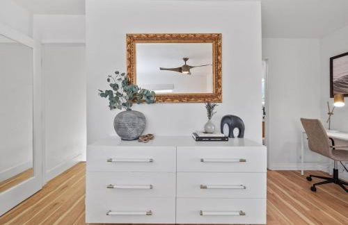 Luxe OB Home, Walk to Beach, Sauna, and Backyard - Photo 25