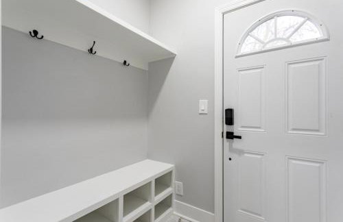 Modern Escape 3BR Apt with Parking - Foto 47