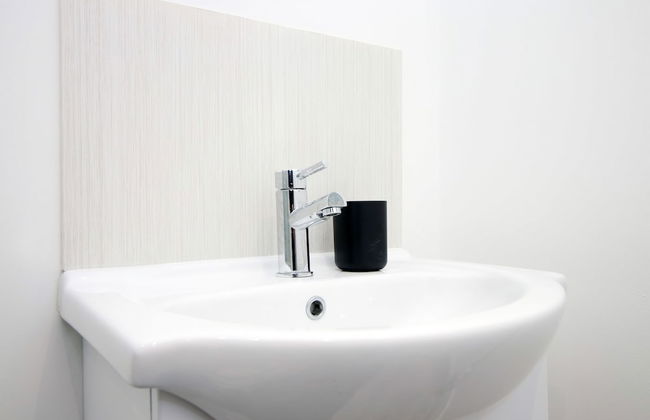 Skyline Remarkable 2-bed Apartment in Swansea - Photo 22