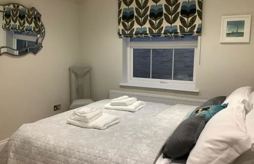 Luxury Refurbished 2 Bedroom Regency Apartment - Photo 15