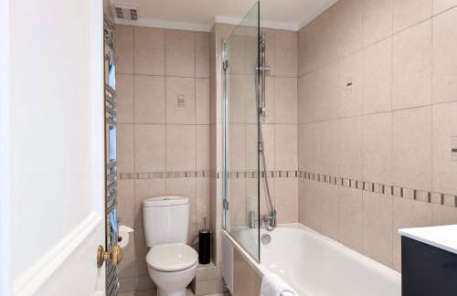 Comfy & Convenient 1-Bed Flat in Quiet Maida Vale - Photo 35