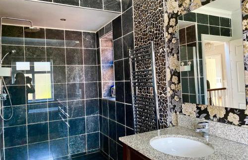 Spacious Five-Bedroom House Close to York Centre - Orchid House - Foto 18