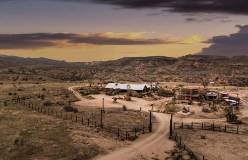 The Outlaw By The Cohost Company - Foto 14