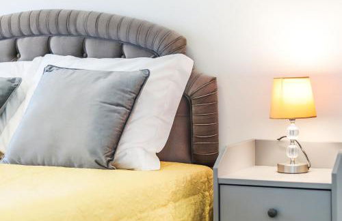 Vita Portucale ! Moscavide Casa Branca w/ Terrace - Photo 35