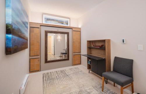 Waterfront Spacious 1BR, Den Walk to Pike Place - Photo 21